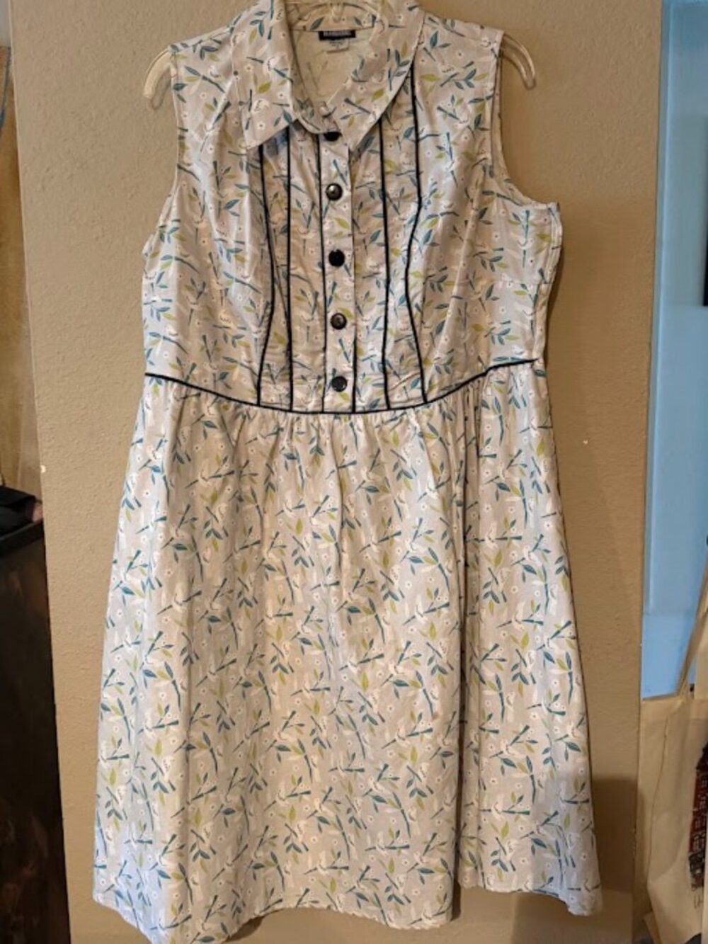 Retrolicious Birds and Floral Gray Collared Sleeveless Dress